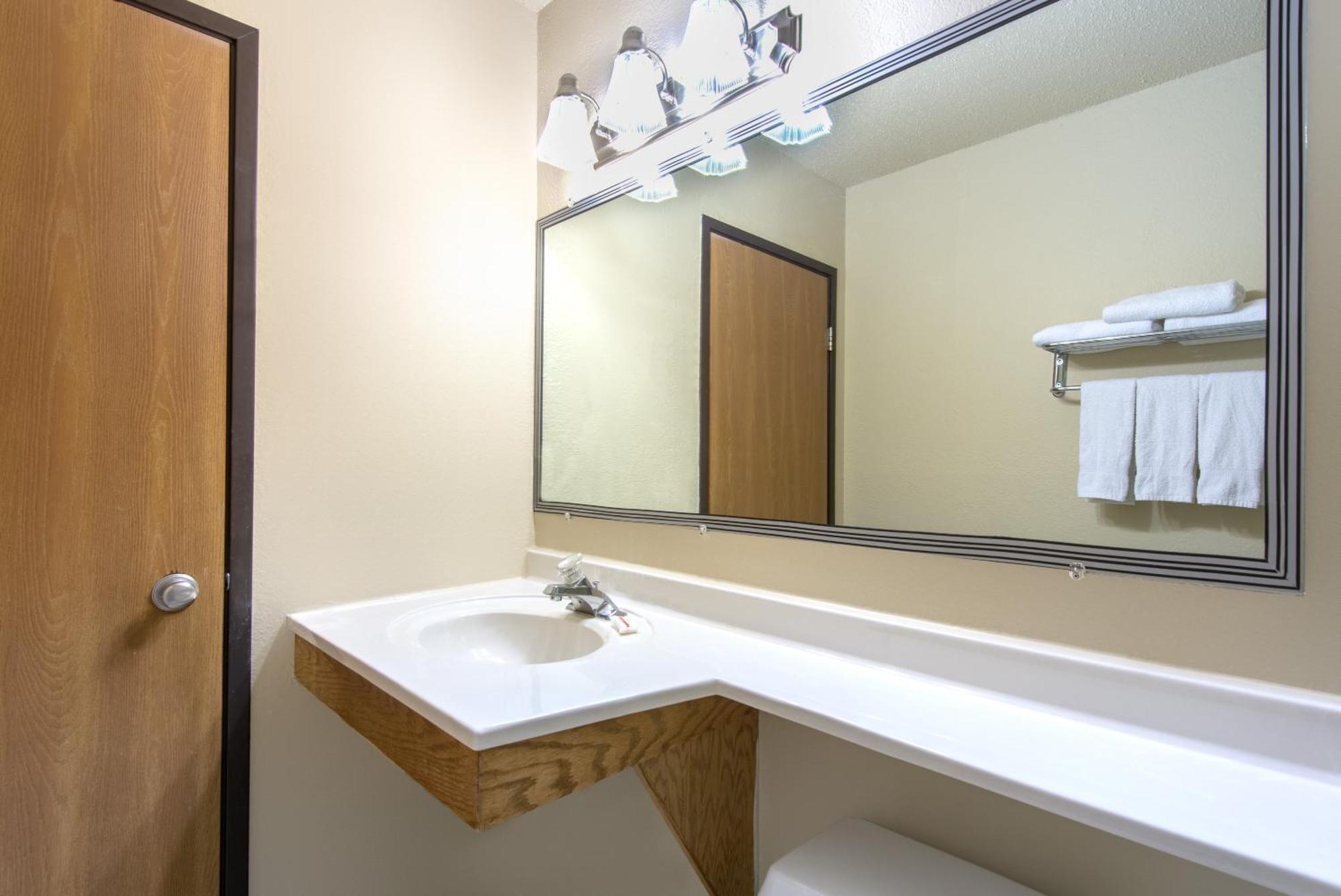 Super 8 By Wyndham Youngstown/Austintown Zewnętrze zdjęcie